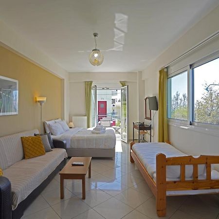 Semiramis Suites With Pool Каламата Екстер'єр фото