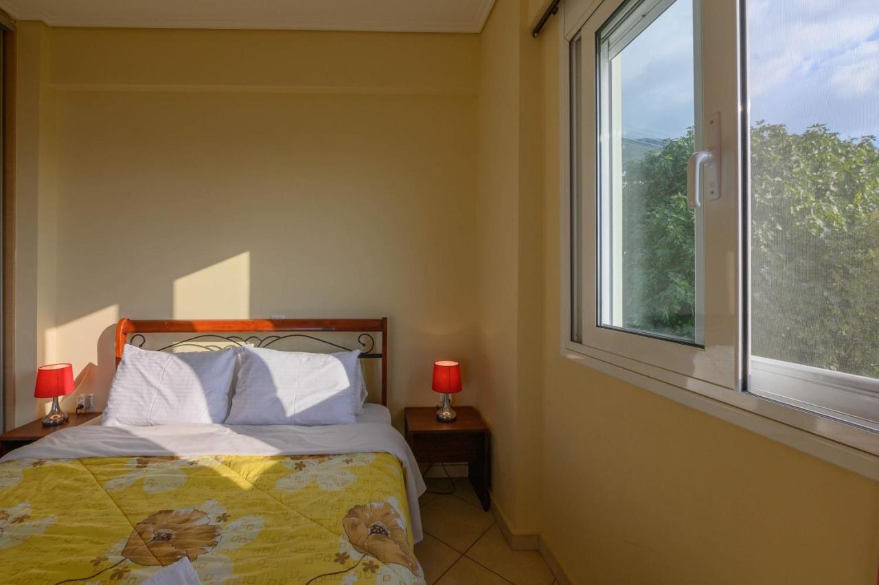 Semiramis Suites With Pool Каламата Екстер'єр фото