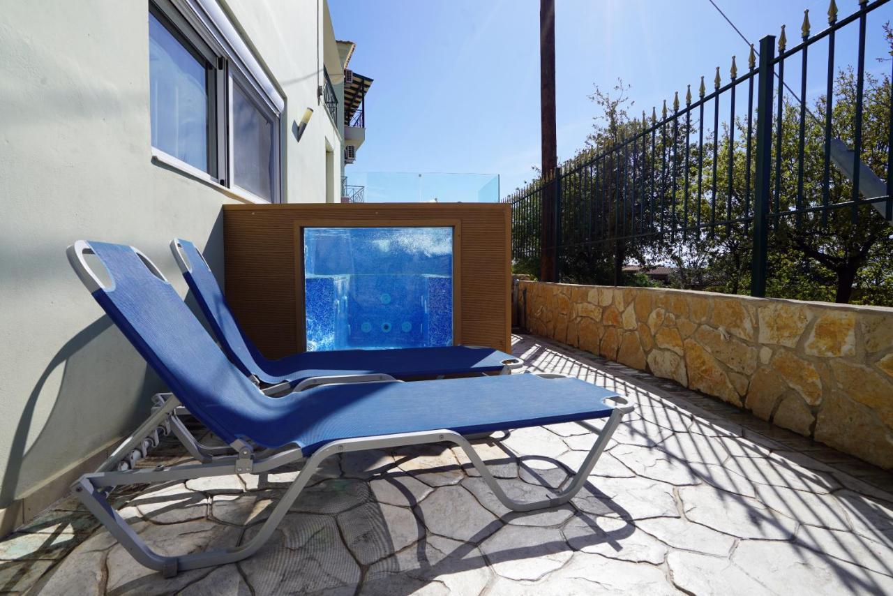 Semiramis Suites With Pool Каламата Екстер'єр фото