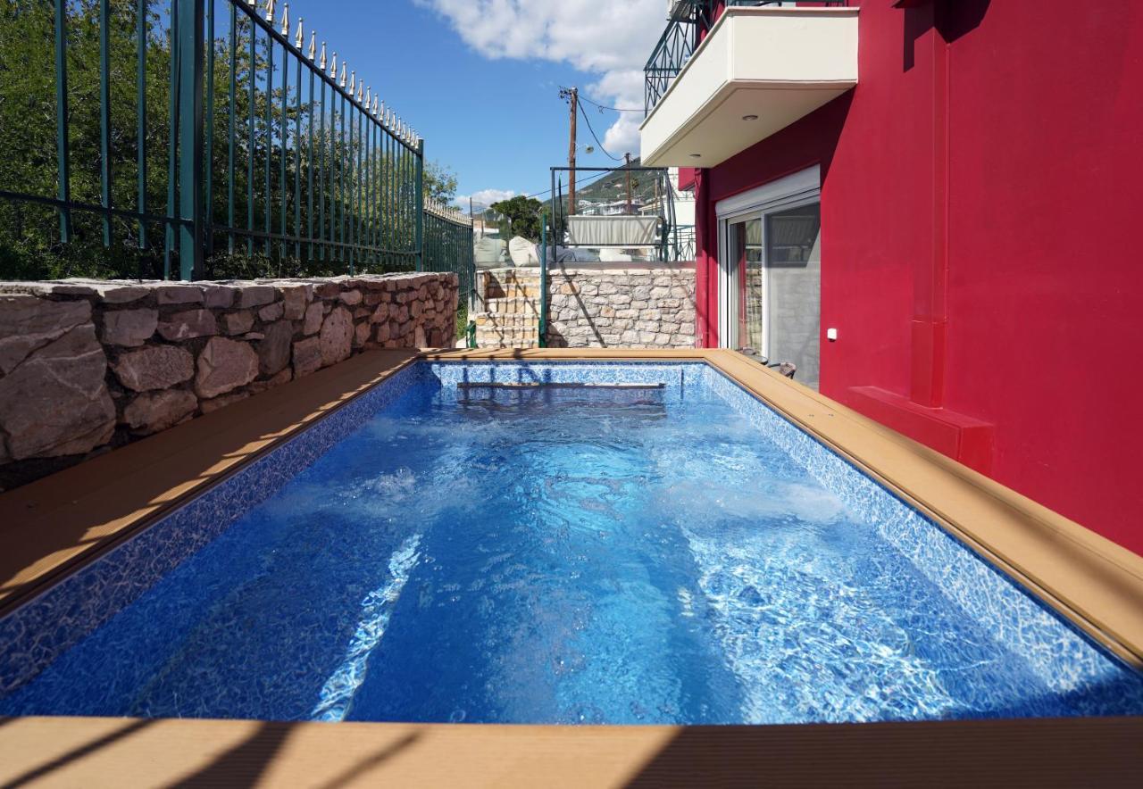 Semiramis Suites With Pool Каламата Екстер'єр фото