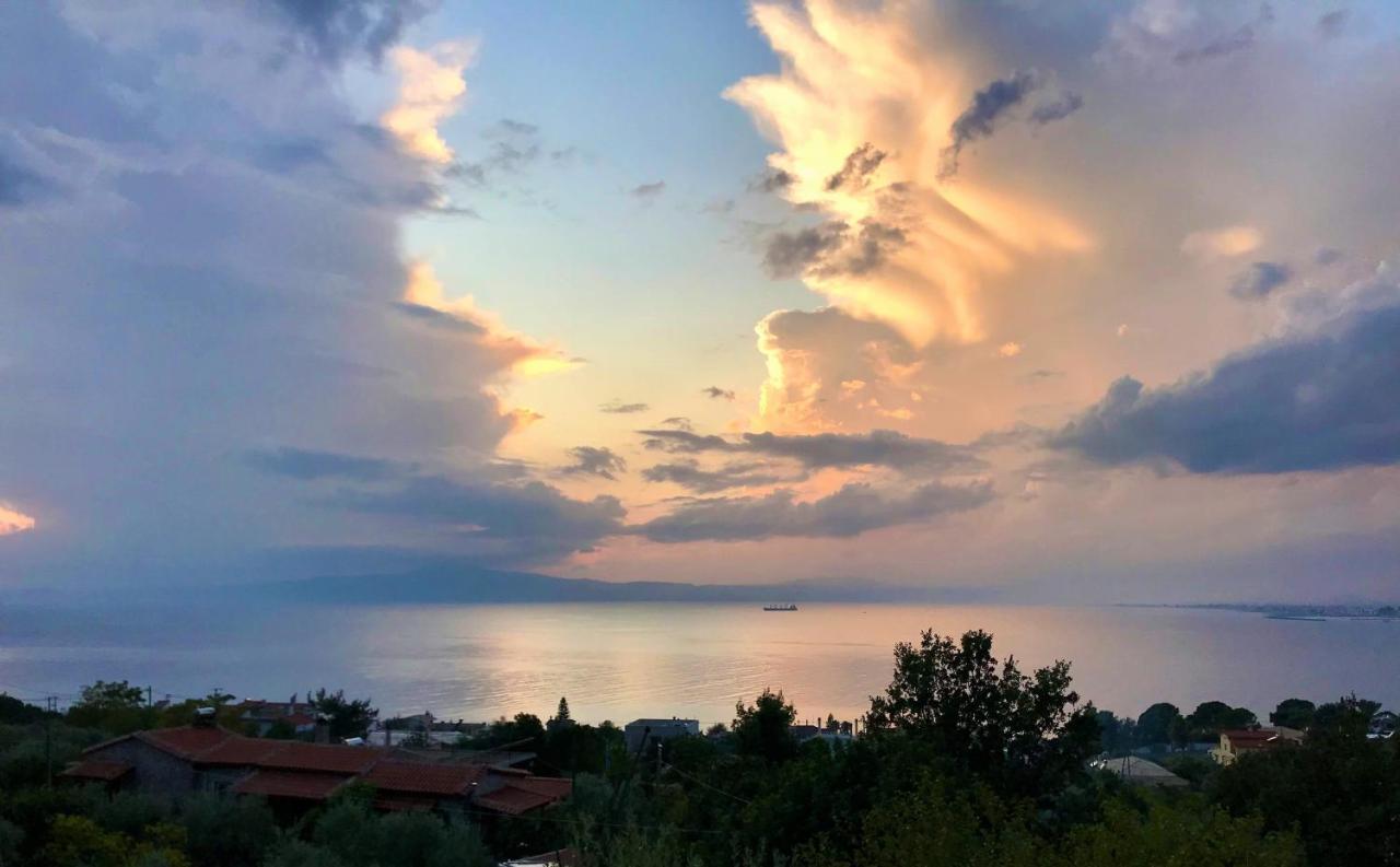 Semiramis Suites With Pool Каламата Екстер'єр фото