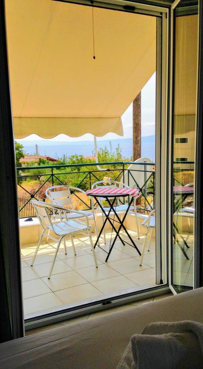 Semiramis Suites With Pool Каламата Екстер'єр фото