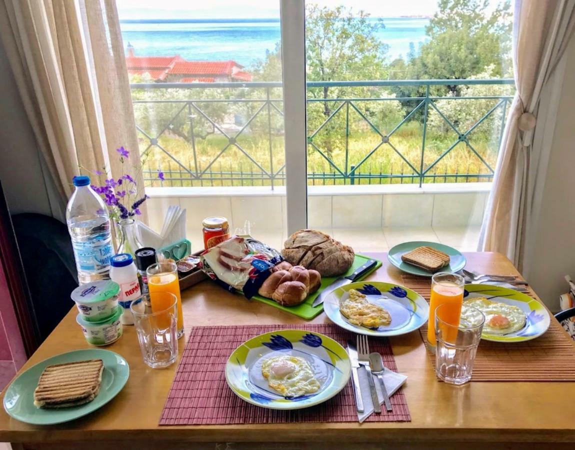 Semiramis Suites With Pool Каламата Екстер'єр фото