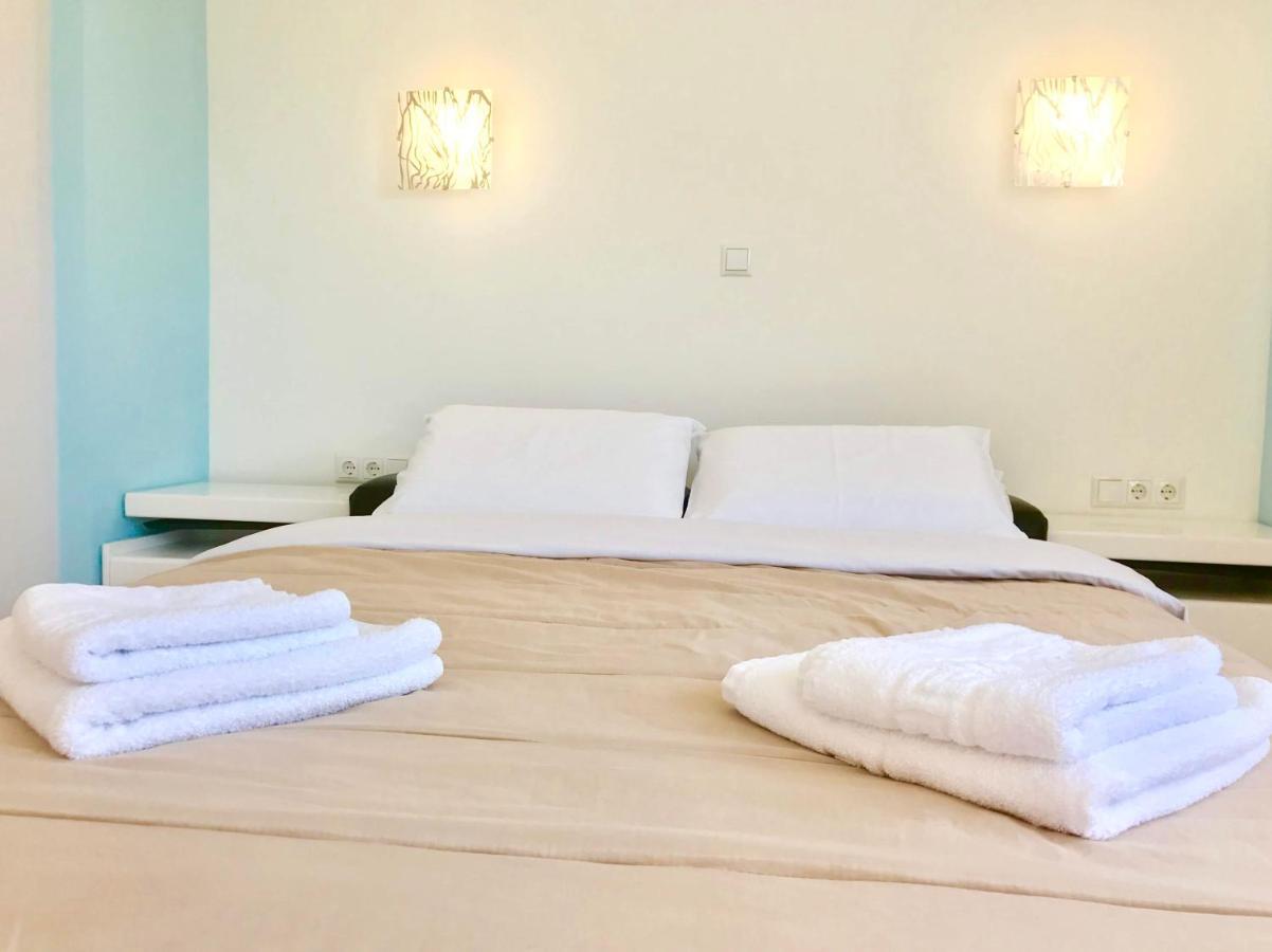 Semiramis Suites With Pool Каламата Екстер'єр фото