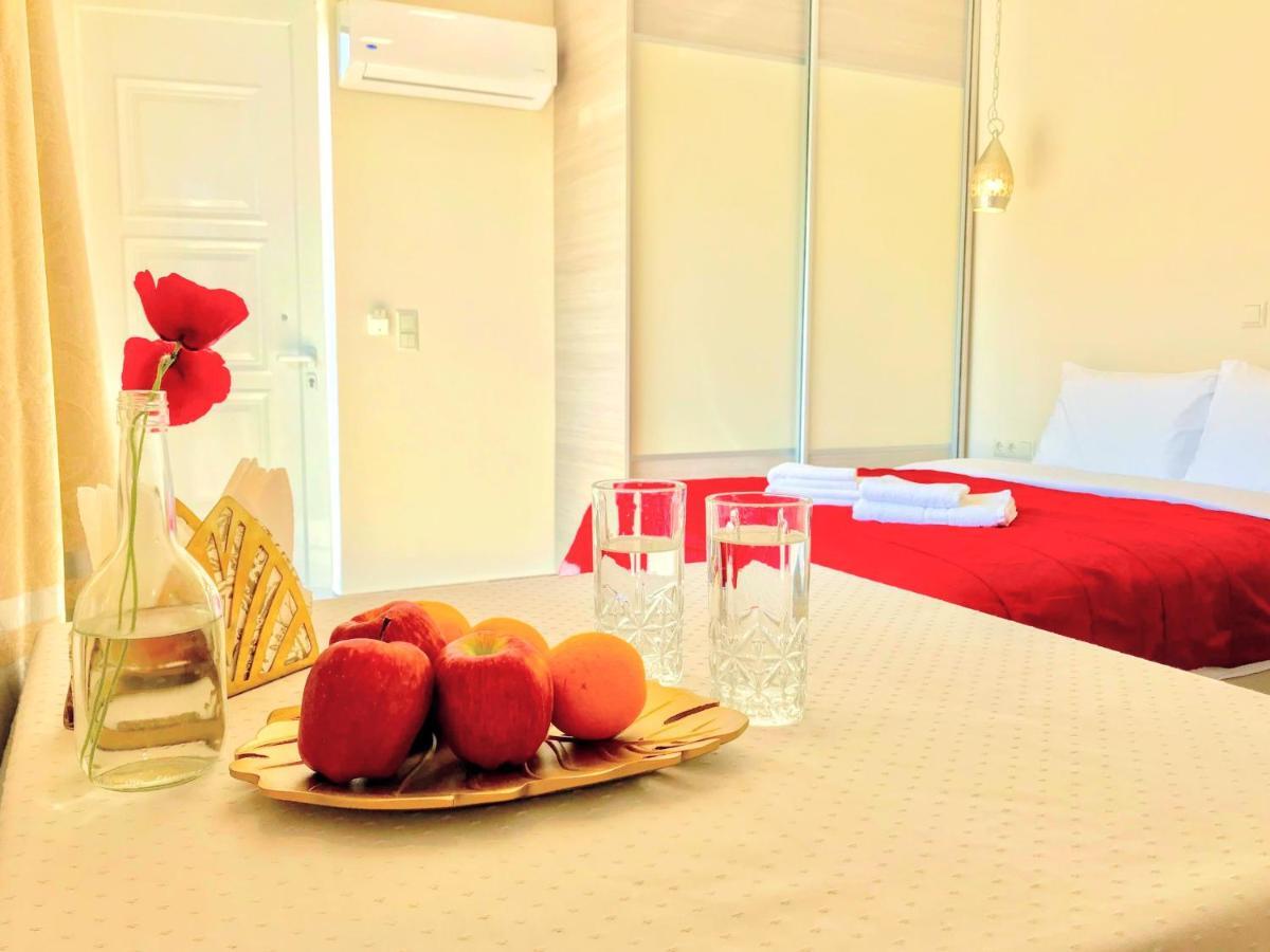 Semiramis Suites With Pool Каламата Екстер'єр фото