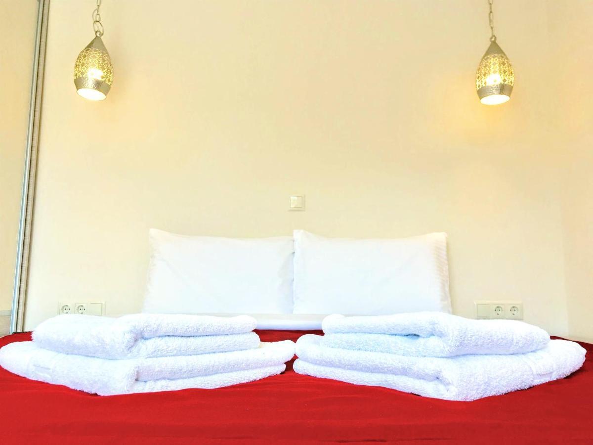 Semiramis Suites With Pool Каламата Екстер'єр фото